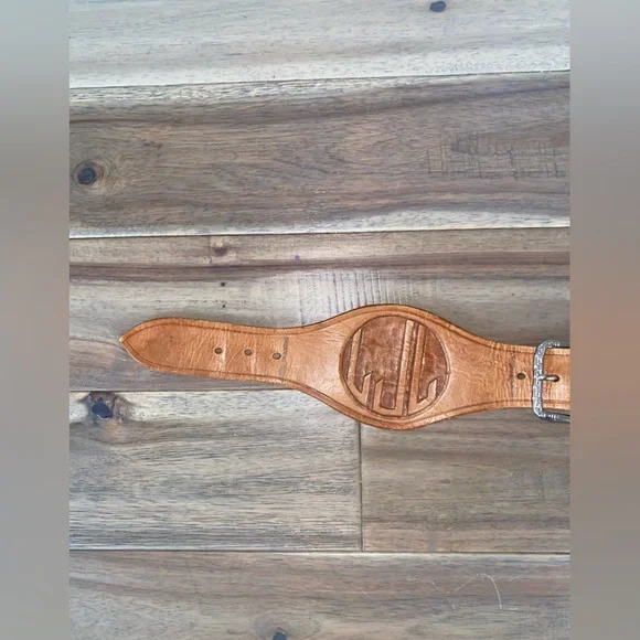 Tan Leather Women's Belt with Embossed Floral Design - Picture 6 of 7